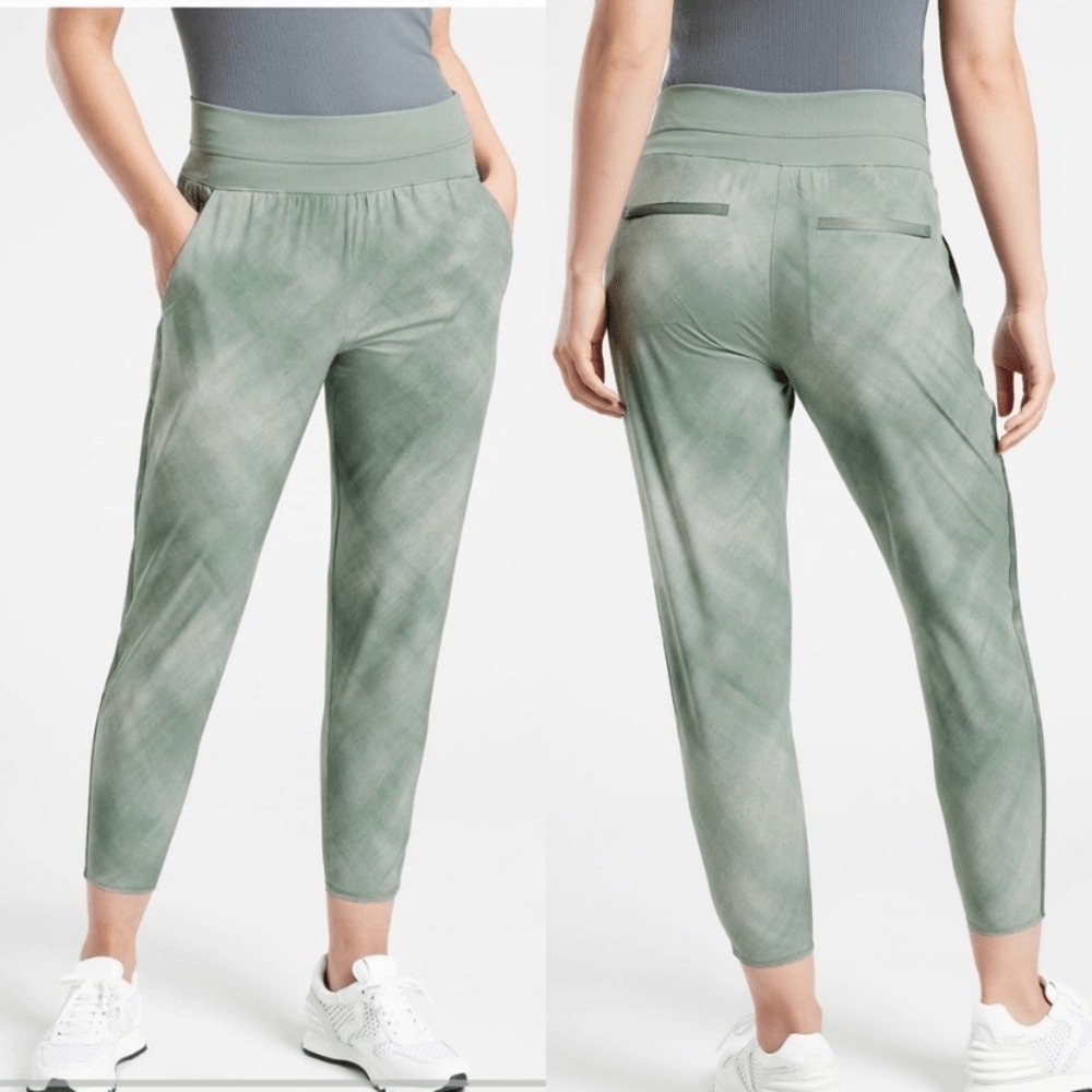 ATHLETA Nolita Slim Tapered Printed Crop Pants Size 2 Denali Green Travel Work